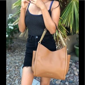 🆕 Michael Kors medium shoulder bag